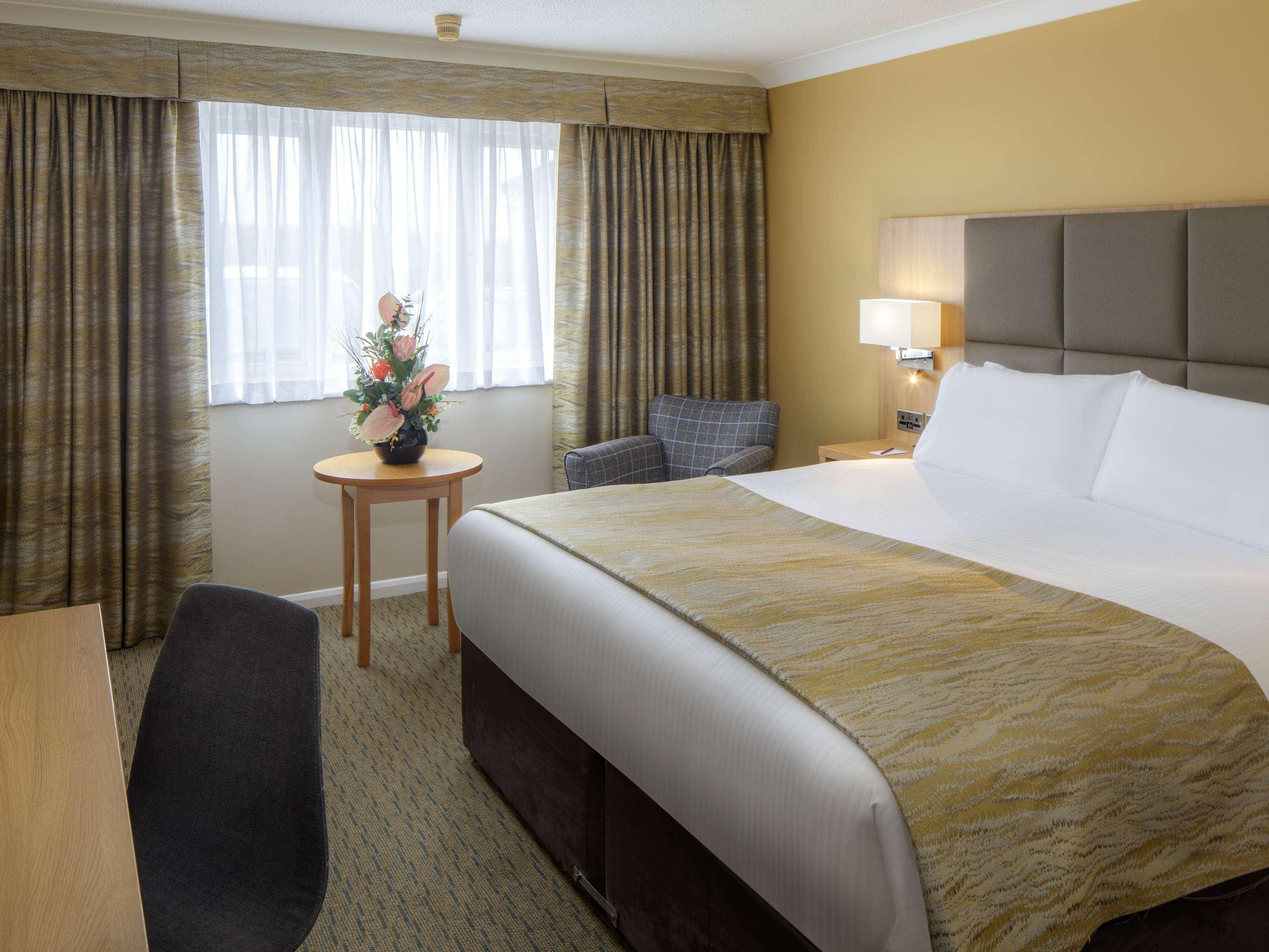 Mercure Hatfield Oak Hotel Bagian luar foto