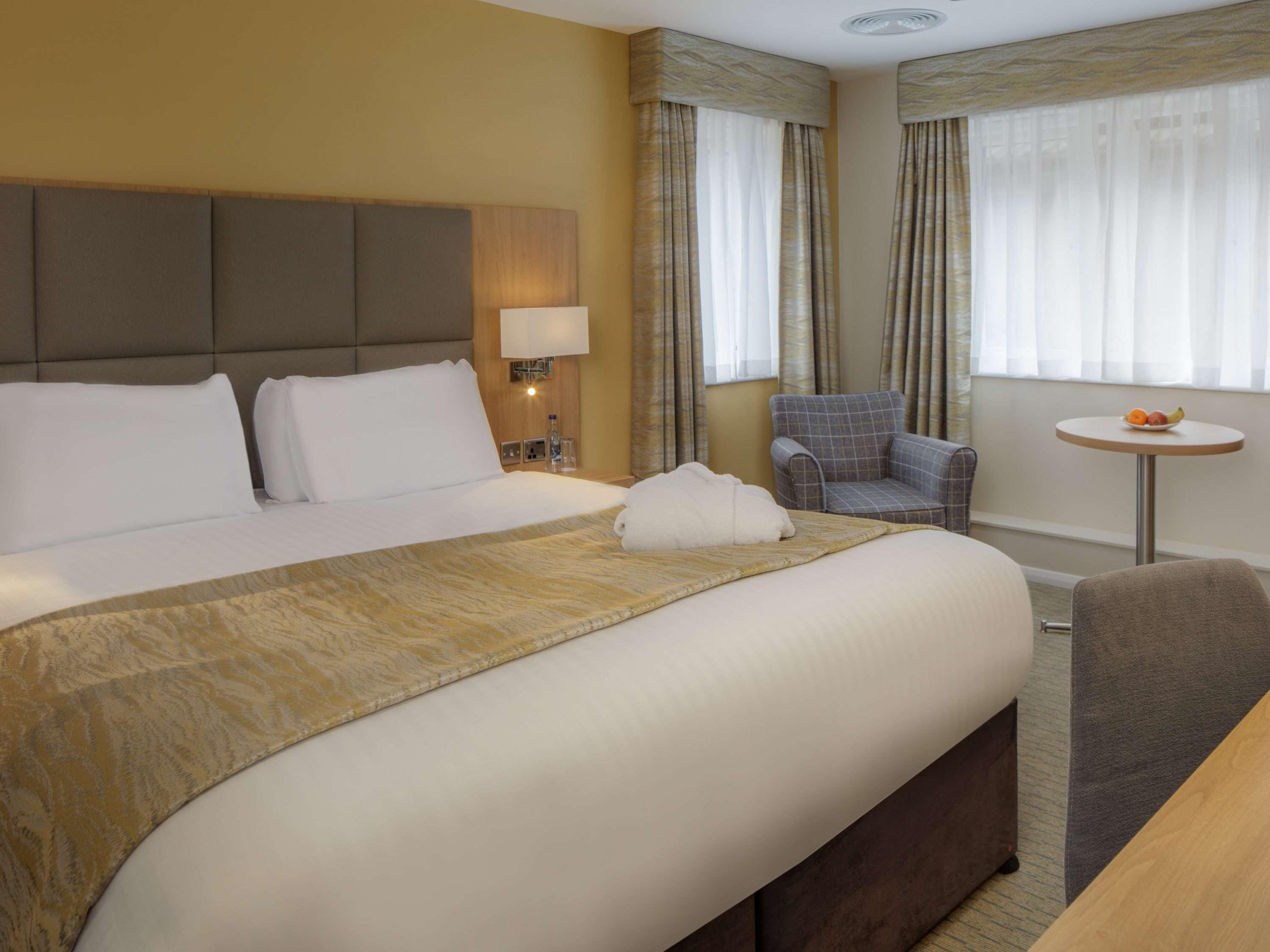 Mercure Hatfield Oak Hotel Bagian luar foto
