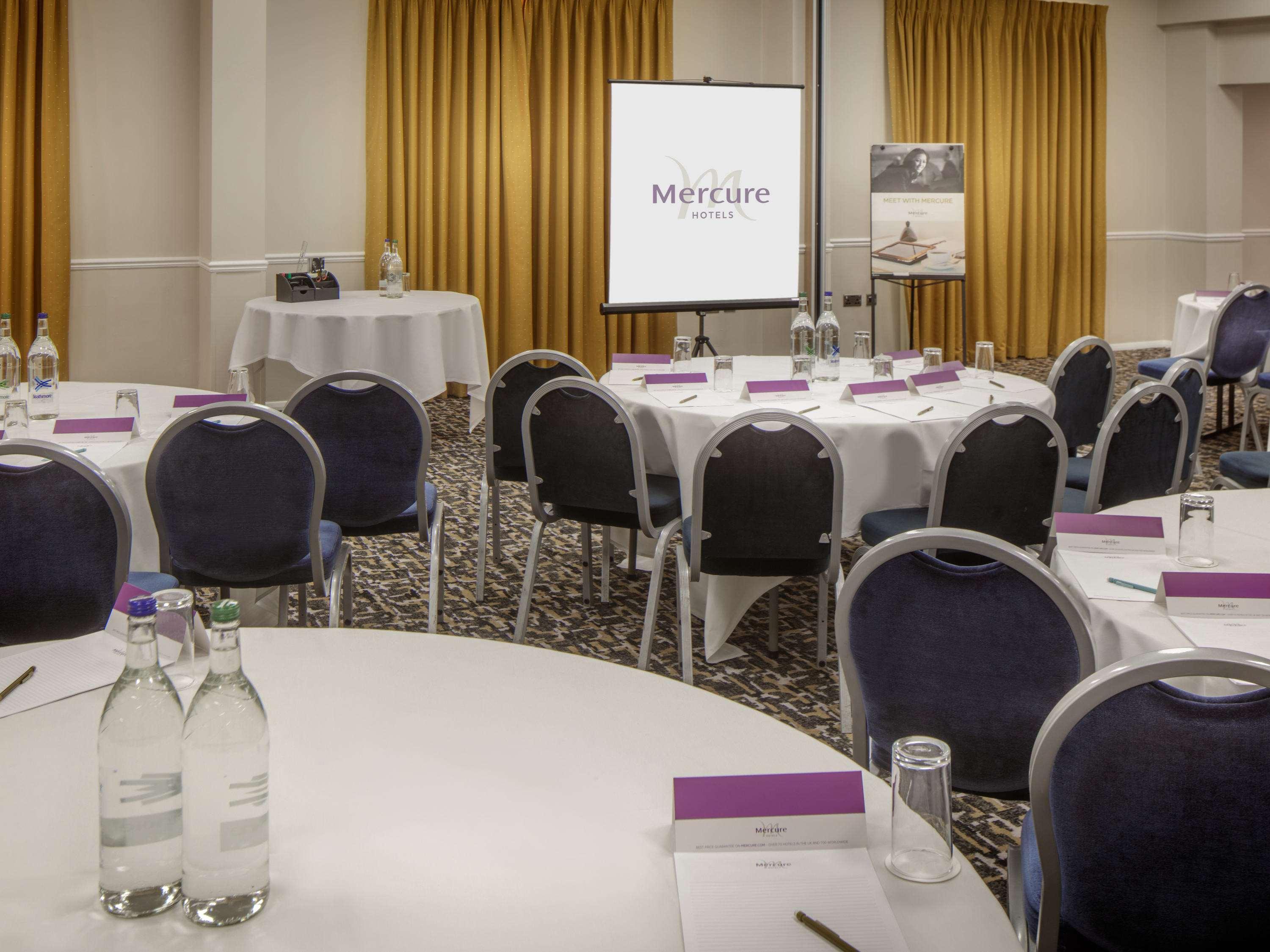 Mercure Hatfield Oak Hotel Bagian luar foto