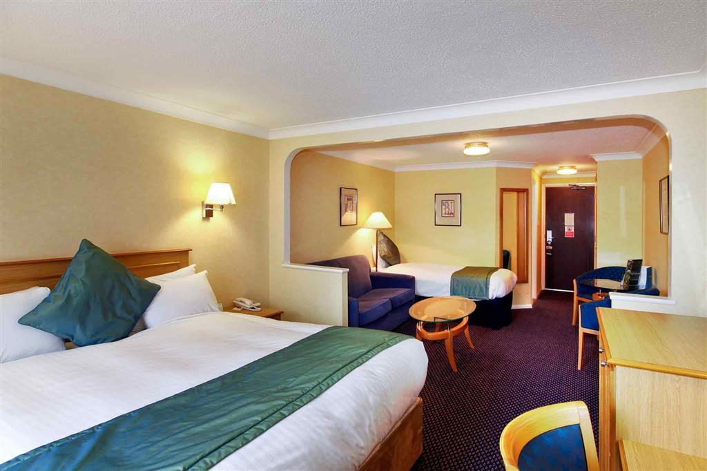 Mercure Hatfield Oak Hotel Bagian luar foto