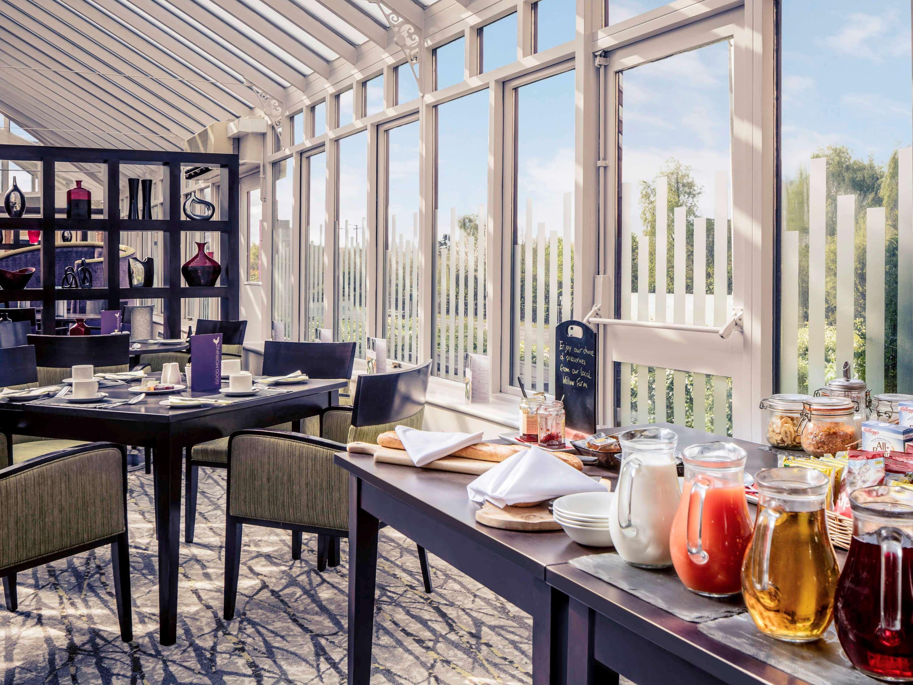 Mercure Hatfield Oak Hotel Bagian luar foto
