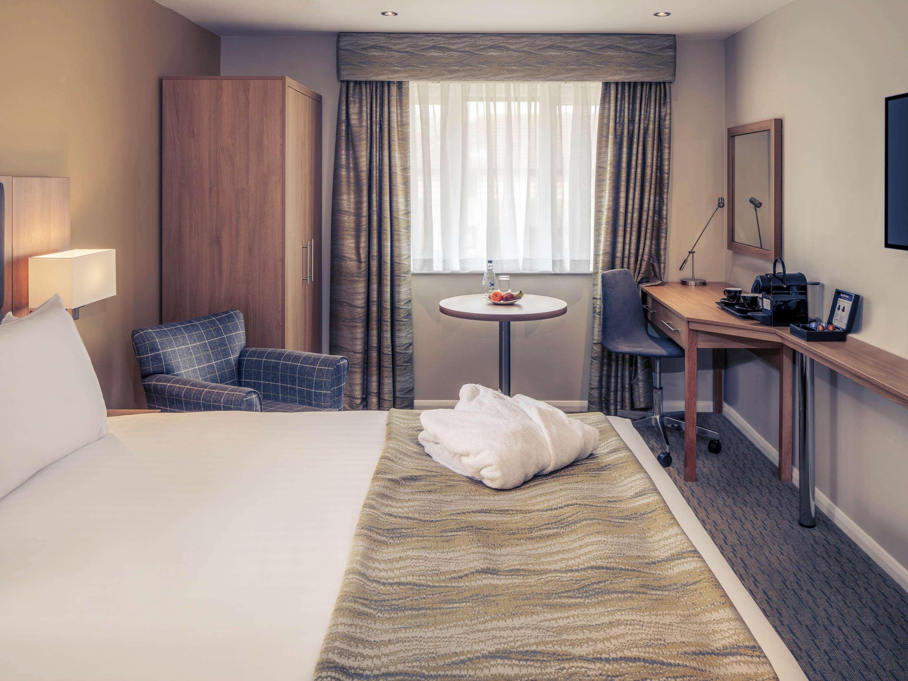 Mercure Hatfield Oak Hotel Bagian luar foto