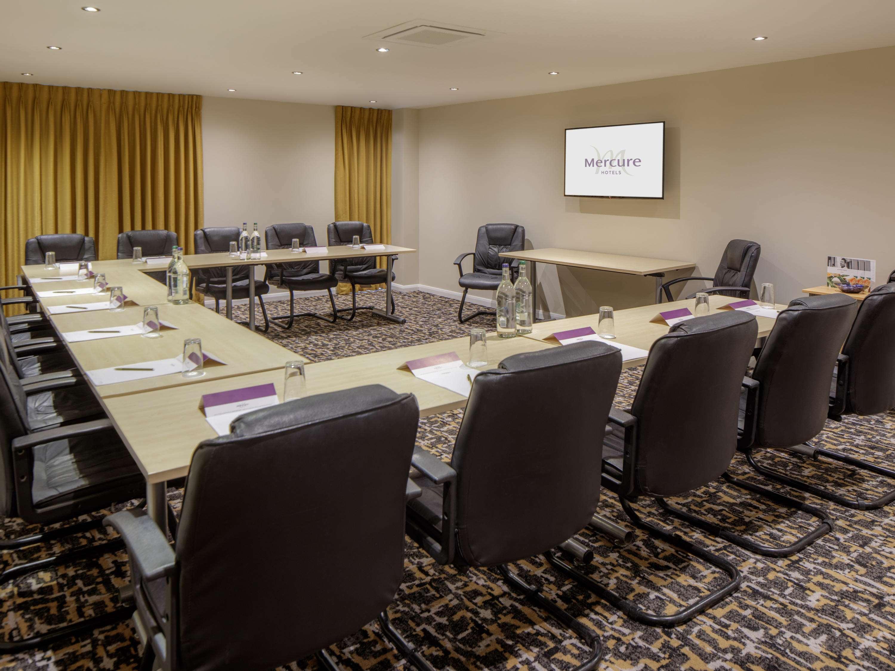 Mercure Hatfield Oak Hotel Bagian luar foto