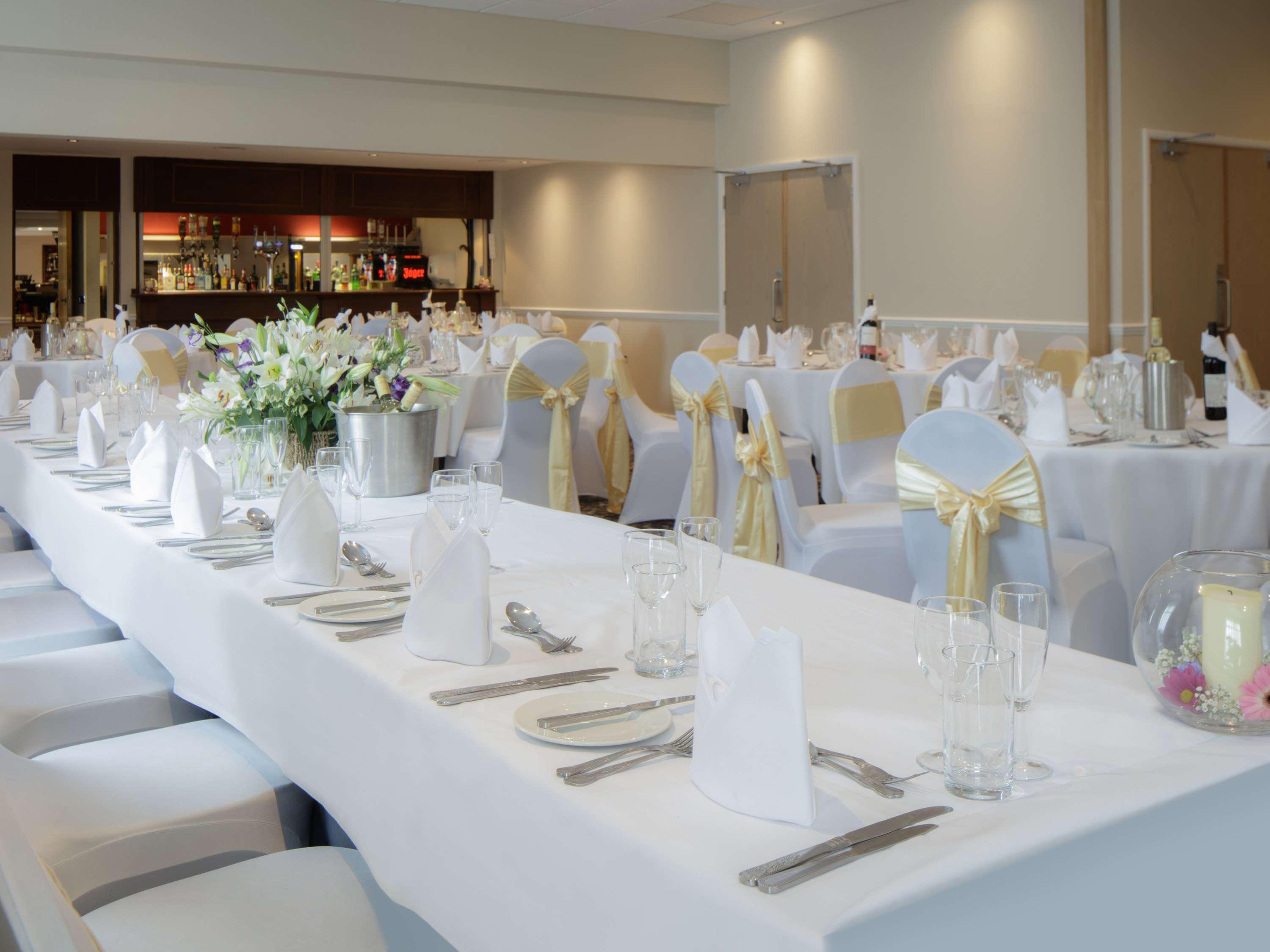 Mercure Hatfield Oak Hotel Bagian luar foto