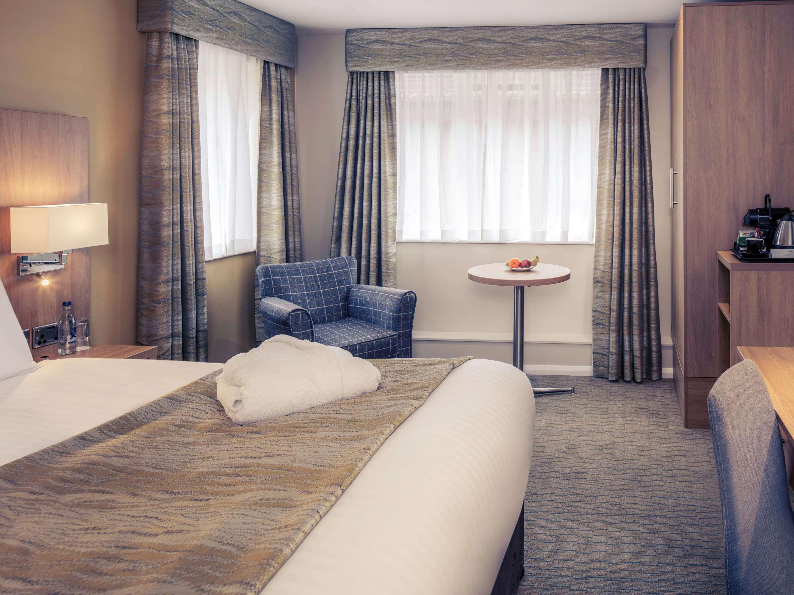 Mercure Hatfield Oak Hotel Bagian luar foto