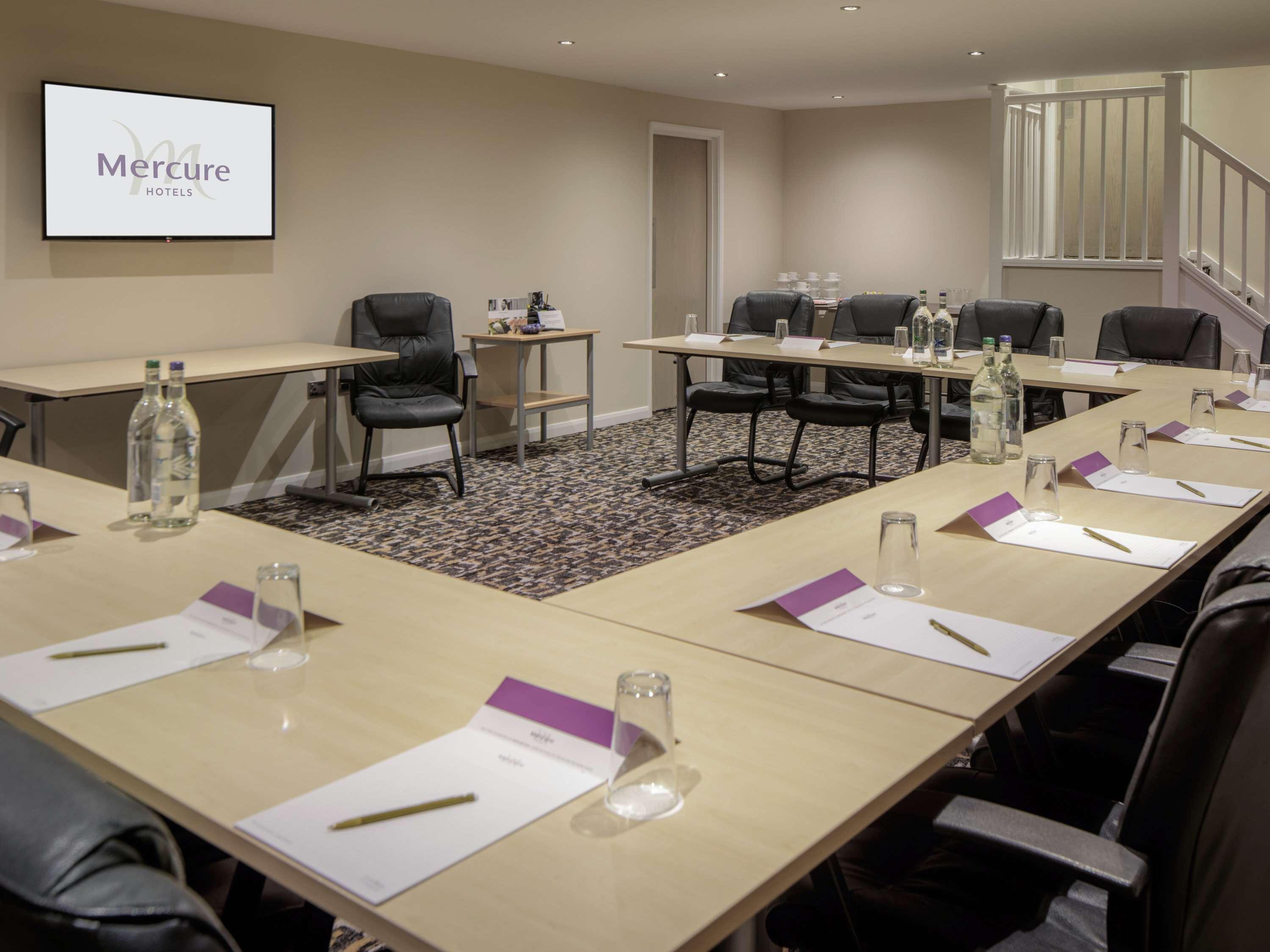 Mercure Hatfield Oak Hotel Bagian luar foto