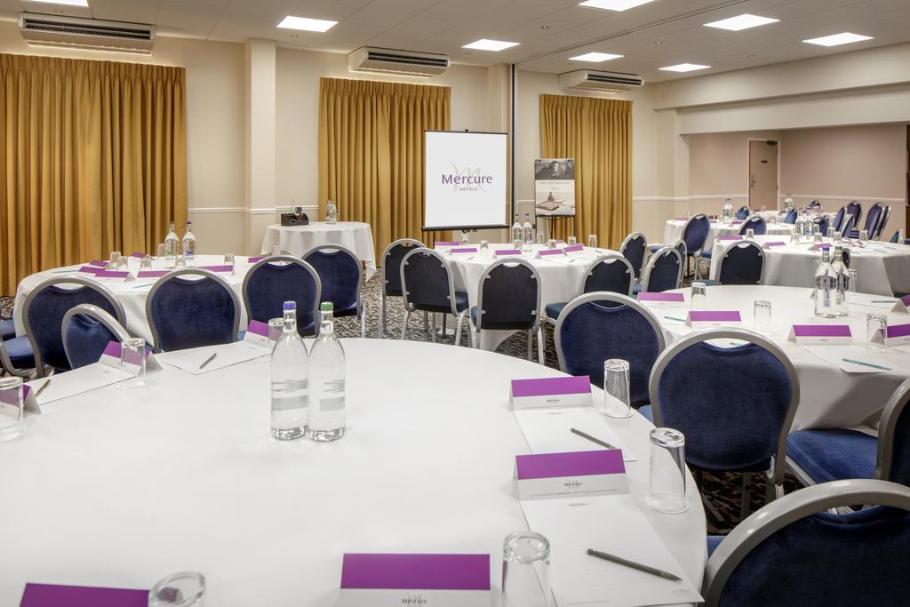Mercure Hatfield Oak Hotel Bagian luar foto