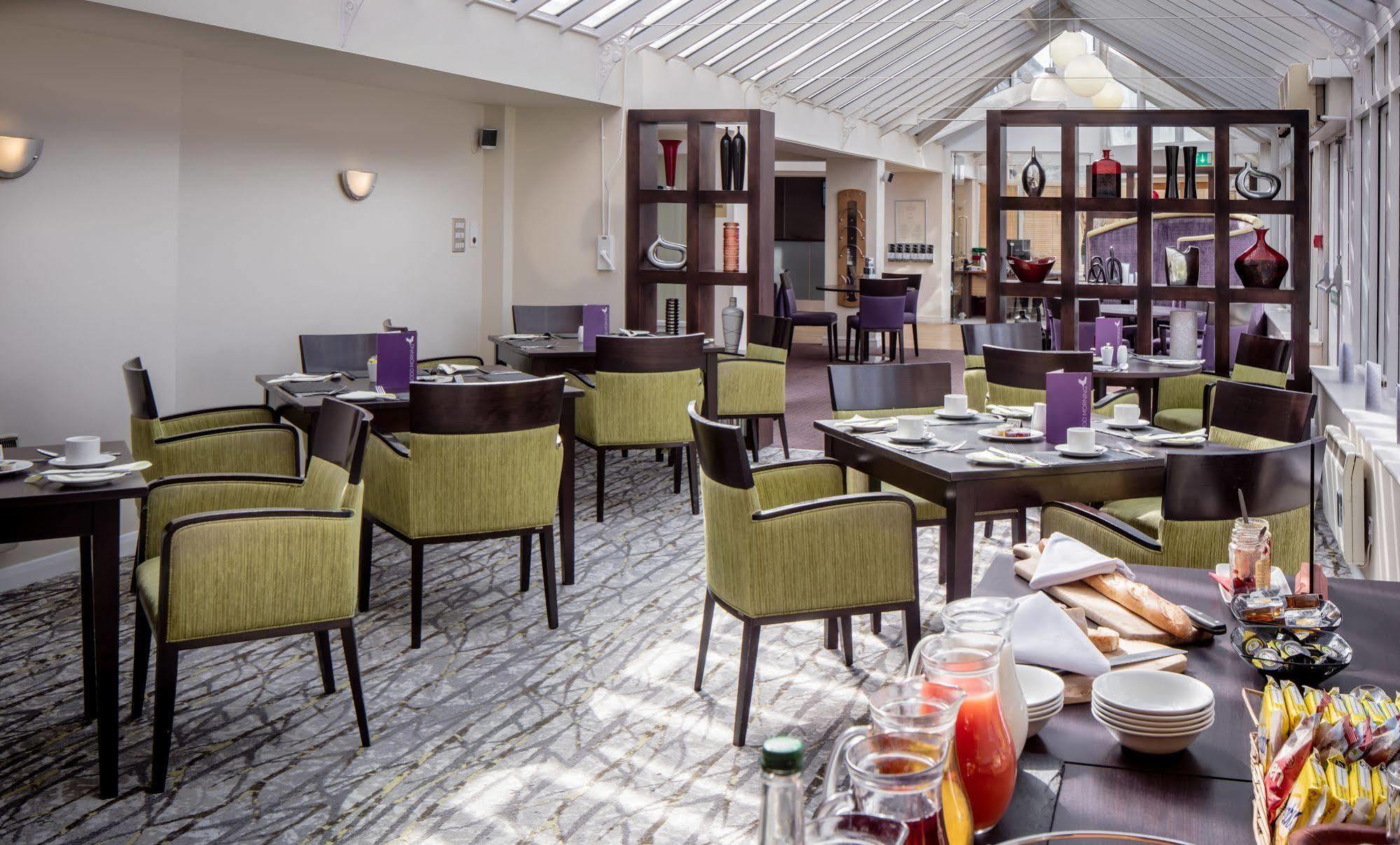 Mercure Hatfield Oak Hotel Bagian luar foto