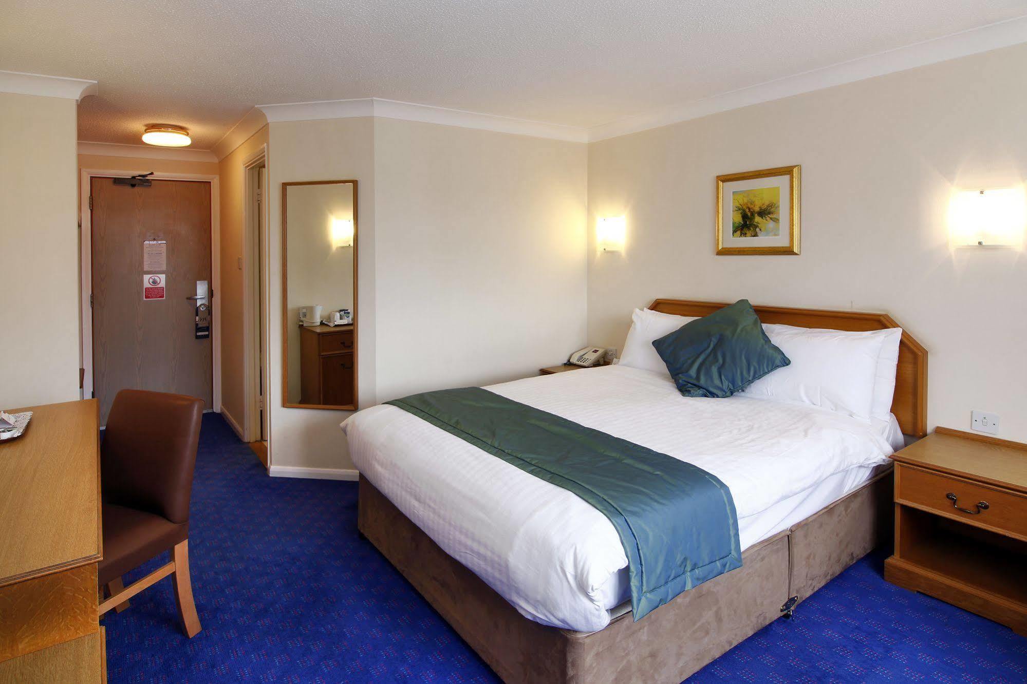 Mercure Hatfield Oak Hotel Bagian luar foto