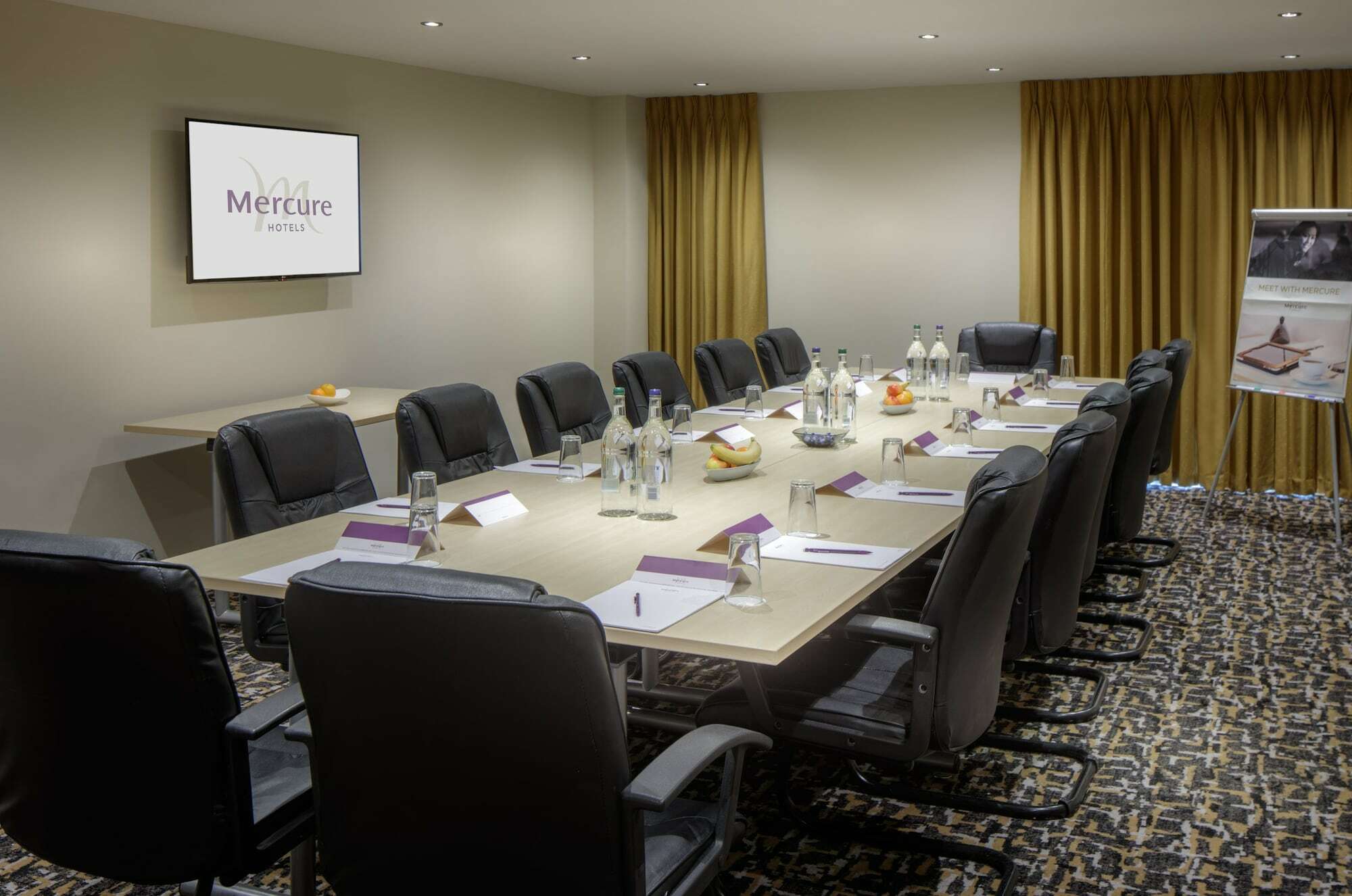 Mercure Hatfield Oak Hotel Bagian luar foto