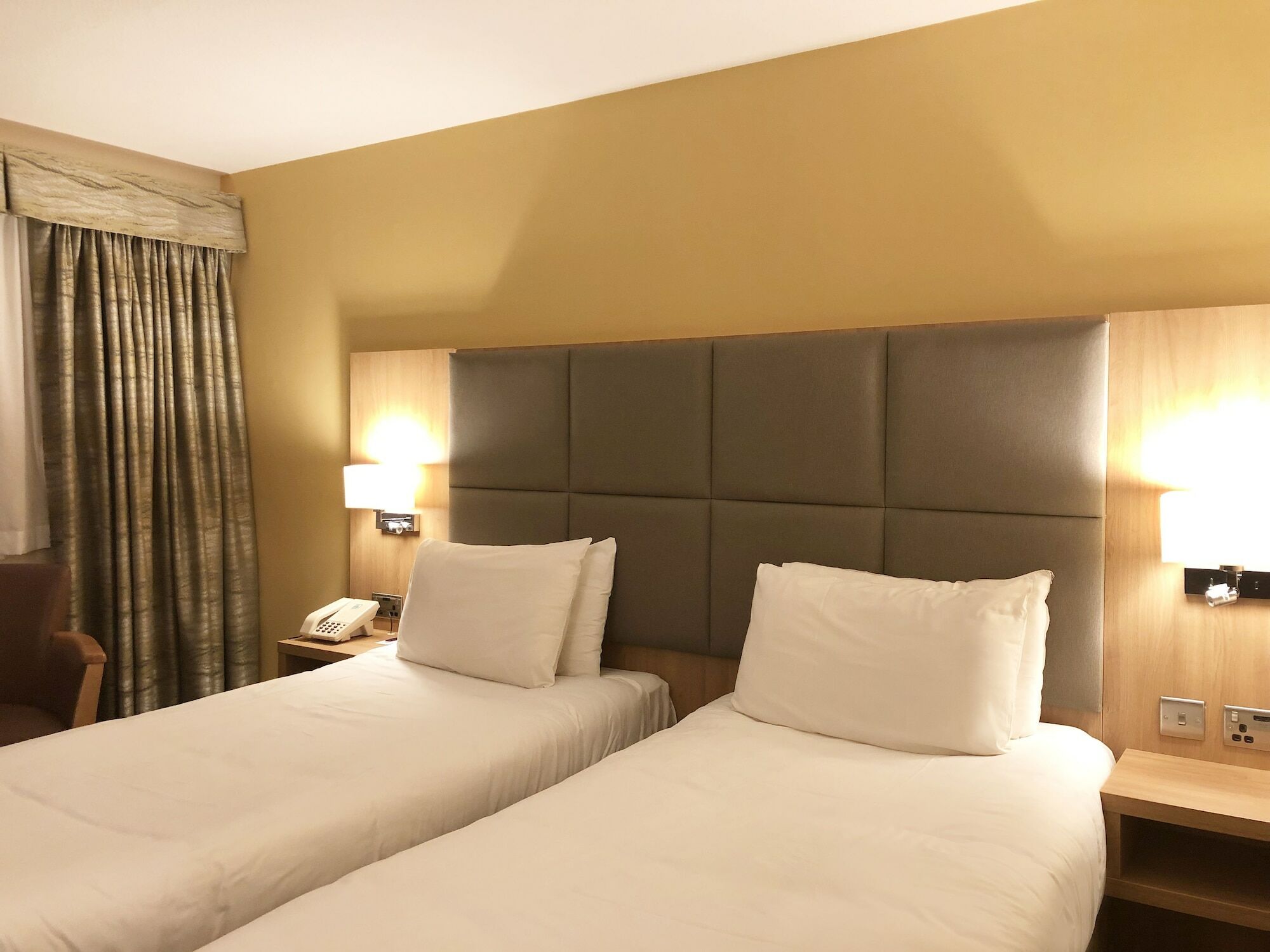 Mercure Hatfield Oak Hotel Bagian luar foto